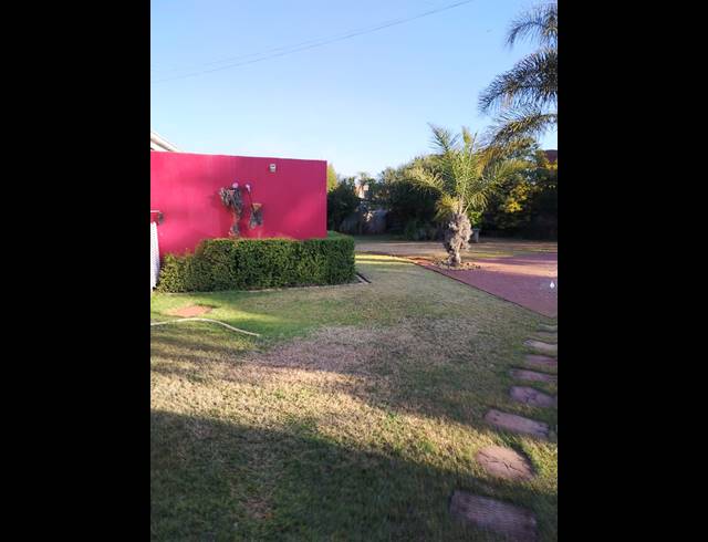 4 BEDROOM FREEHOLD FOR SALE IN HUTTENHEIGHTS
